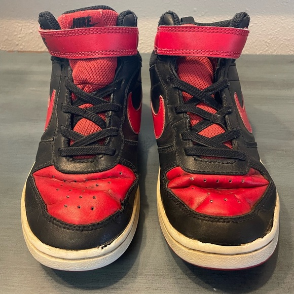 NIKE Kids Court Borough Mid 2 Mid Top Sneaker - Picture 1 of 9